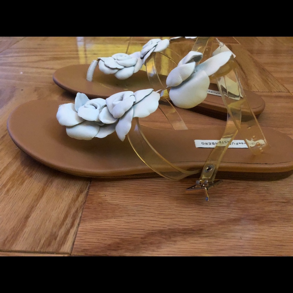Sandals - Picture 2 of 4